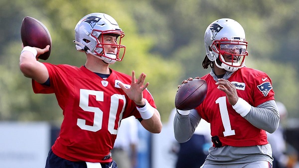 Tränaren väljer mellan gamla och nya quarterbacks